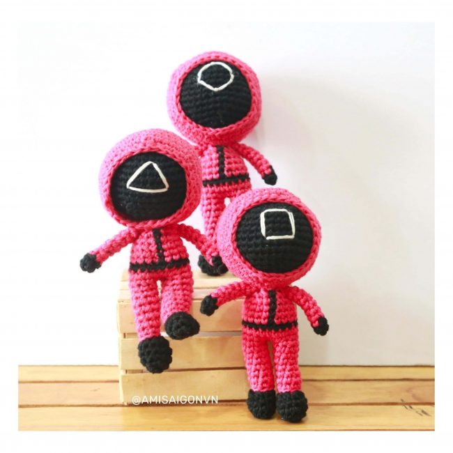 Squid Game Amigurumi crochet pattern by AmiSaigon
