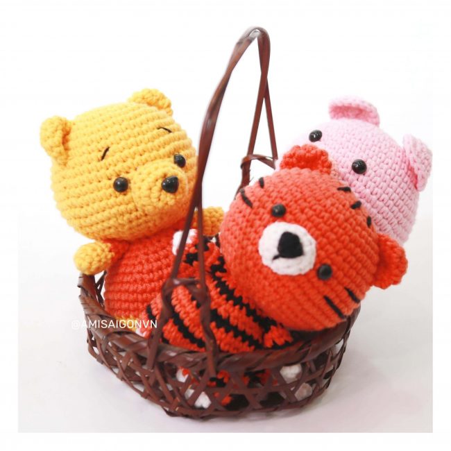 Tiger Amigurumi crochet pattern by AmiSaigon