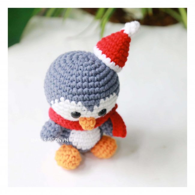 penguin amigurumi crochet pattern by amisaigon