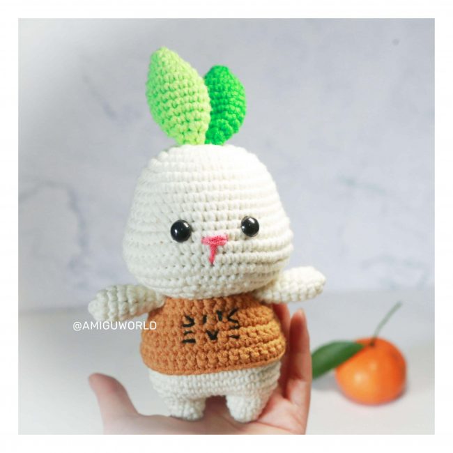 ami004_Amigurumi Rabbit crochet pattern by Amigu World - 12 pages