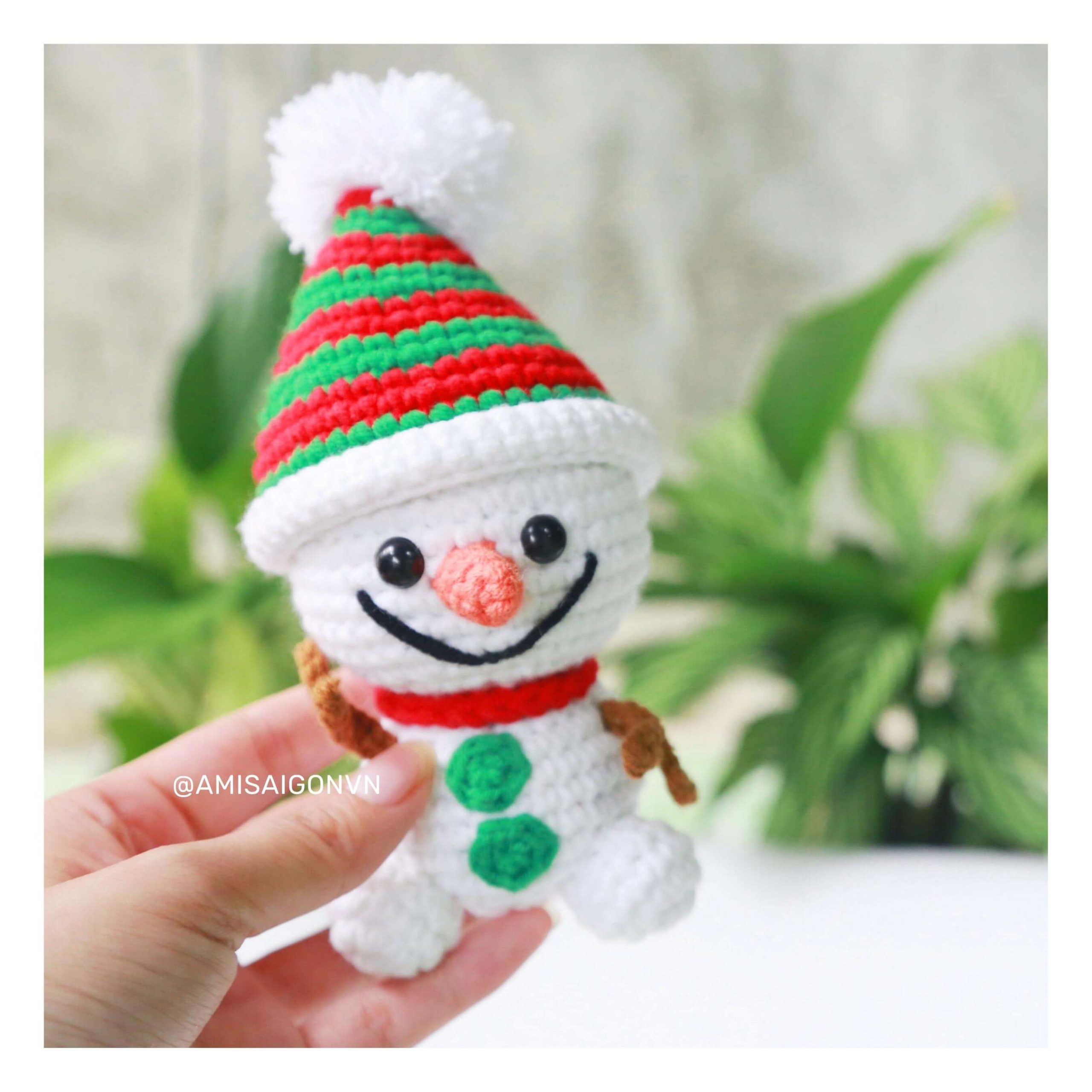 snowman-amigurumi-crochet-pattern-amisaigon (11)