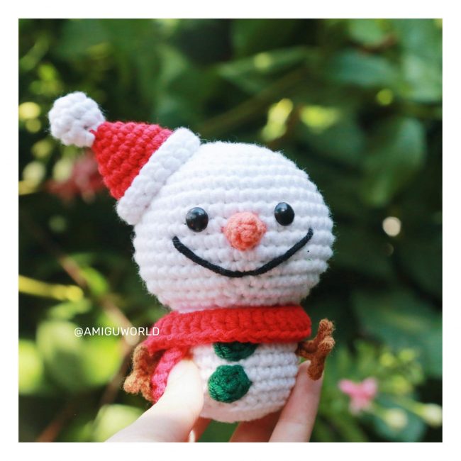 ami005_Amigurumi Snowman Crochet Pattern by amiguworld - 12 pages