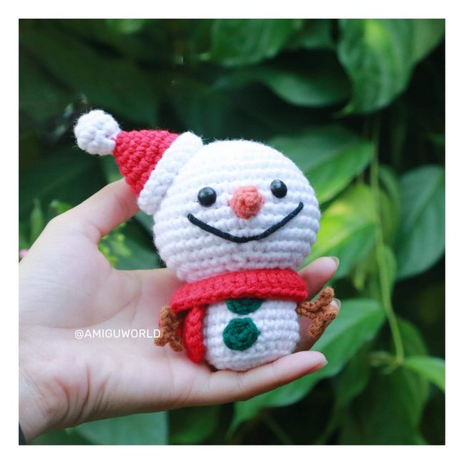 ami005_Amigurumi Snowman Crochet Pattern by amiguworld - 12 pages