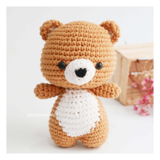 Teddy Bear Amigurumi Crochet Pattern by AmiSaigon