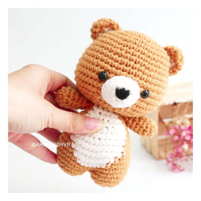 Teddy Bear Amigurumi Crochet Pattern by AmiSaigon