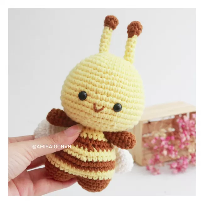 Cute Bee | Crochet Pattern | Amigurumi Tutorial PDF in English | AmiSaigon