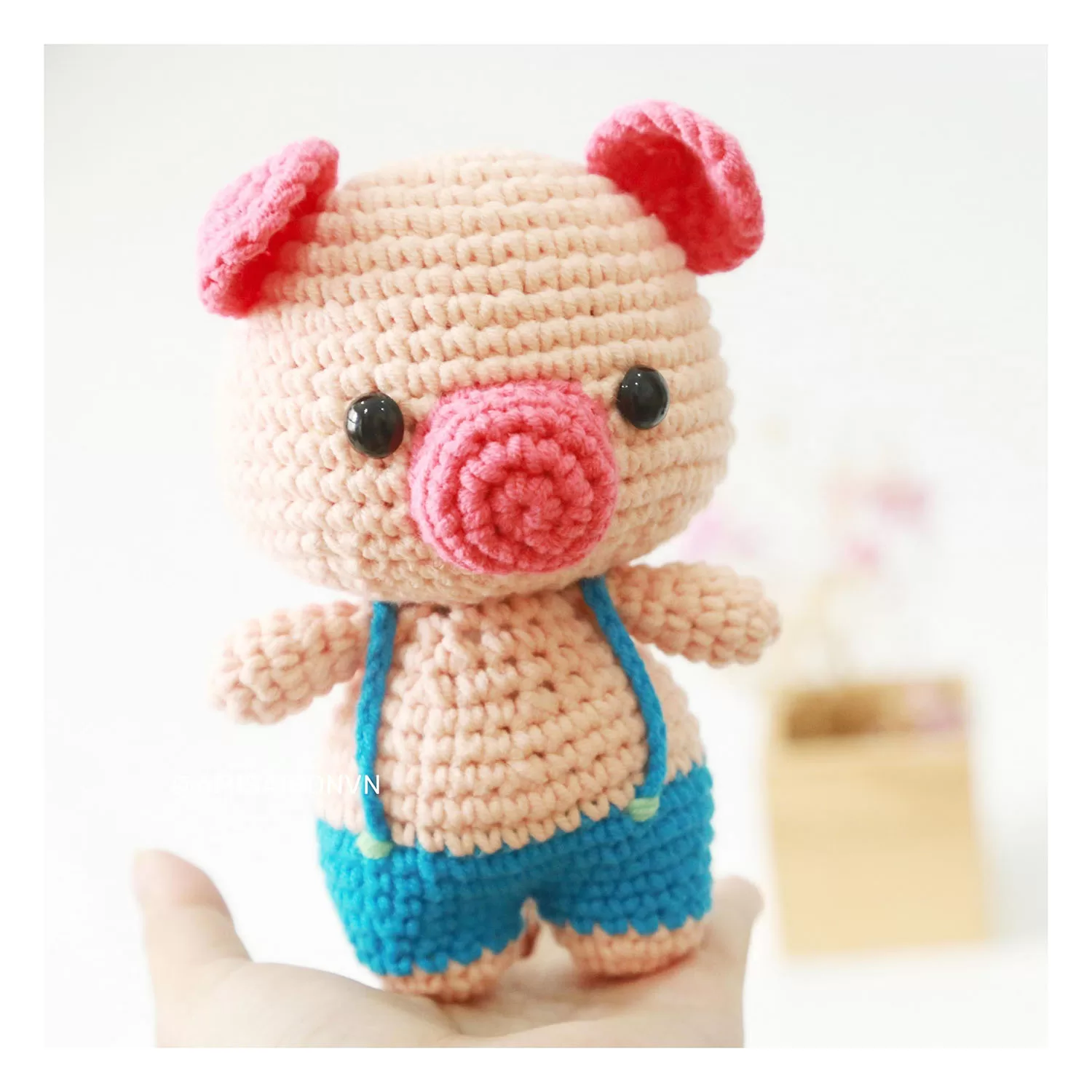 Pig in Overalls Amigurumi | Crochet Pattern | Amigurumi Tutorial PDF in English | AmiSaigon
