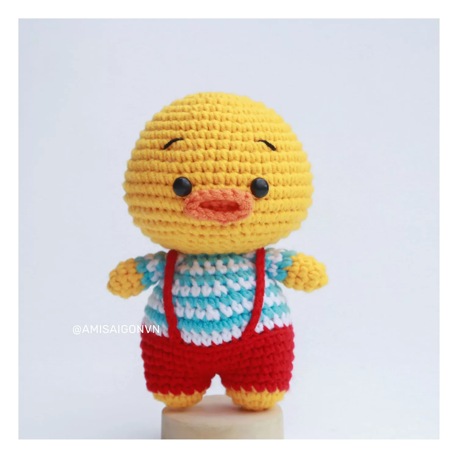Duck with Overall Amigurumi | Crochet Pattern | Amigurumi Tutorial PDF in English | AmiSaigon